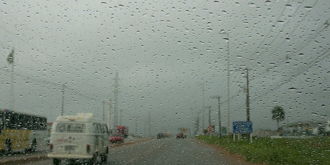 Frente fria chegou a Rio Branco com chuvas esparsas
