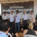 Edvaldo Magalhães ao lado de Tião e empresários ontem