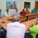 Prefeito em reunião com religiosos no prédio do município