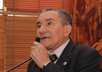 Parlamentar diz que “até goteira há” nos leitos da unidade