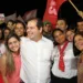 Com bandeiras na mão, vestidos de vermelho e muita alegria, população do Floresta garante apoio a Tião Viana