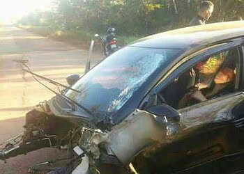 Acidente na BR- 364 deixa carro destruído