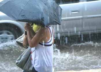 Frente fria pode vir acompanhada de chuvas esparsas
