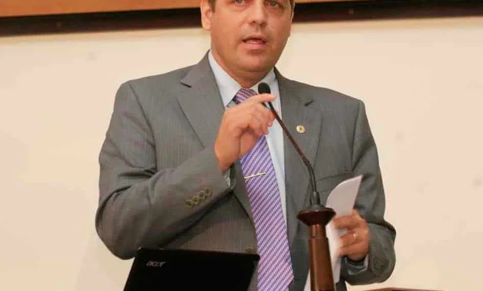 Deputado Wherles alerta para os riscos de erosão