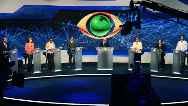 Candidatos em evento realizado pela Rede Bandeirantes, na noite desta quarta