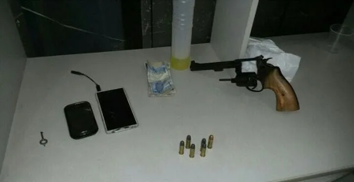 Dois homens são presos após assalto no bairro Xavier Maia
