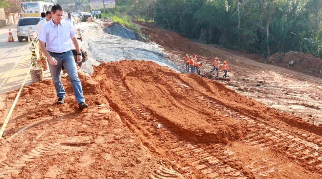 Prefeito Marcus Alexandre avaliou o serviço realizado na Estrada do São Francisco