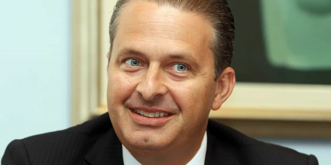 Eduardo Campos morre em queda de avião em Santos