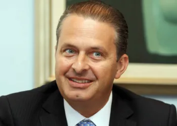 Eduardo Campos morre em queda de avião em Santos