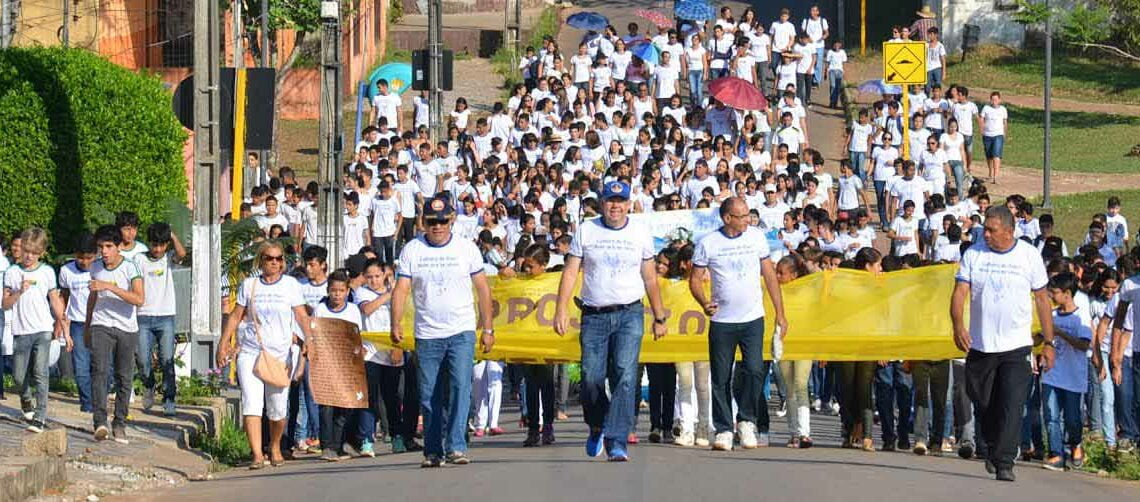 Projeto Cultura de Paz nas Escolas levou dezenas de alunos do Diogo Feijó às ruas