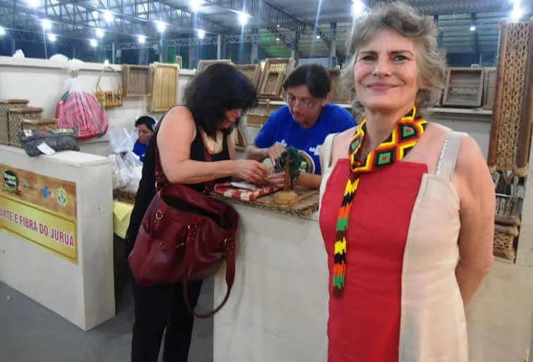 Artesanato indígena chama atenção na feira