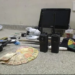 Homem é preso com drogas, armas e rádios comunicado​res