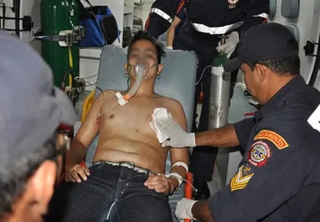 Jovem de 17 anos é baleado na rua Rio de Janeiro