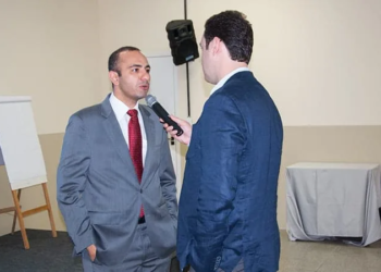 Presidente Roberto Barros e jornalista Eduardo Ribeiro
