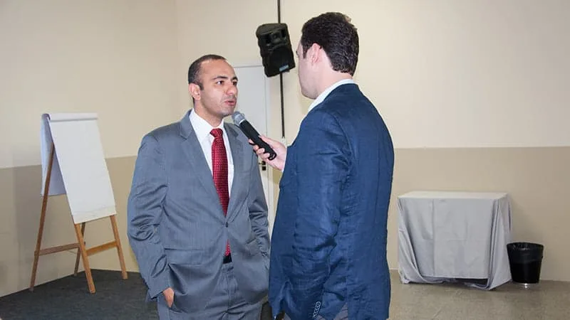 Presidente Roberto Barros e jornalista Eduardo Ribeiro