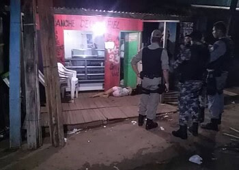 Mulher é assassinada e marido é ferido a bala na capital