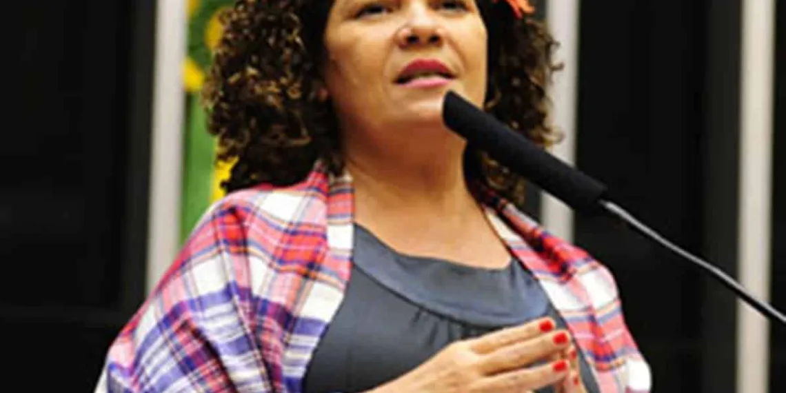 Perpétua falou sobre a participação da mulher na política