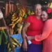 Perpétua visita Feira de Produtores do Manoel Julião e reforça compromisso com manutenção de ramais