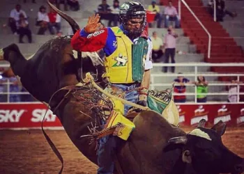Peões acreanos ficam entre os 15 melhores na primeira noite da Liga Nacional de Rodeio
