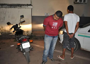 Dupla é acusada de realizar pelos menos dois assaltos