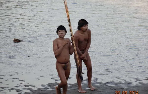 Cerca de duas dezenas de índios fogem de ataques no Peru