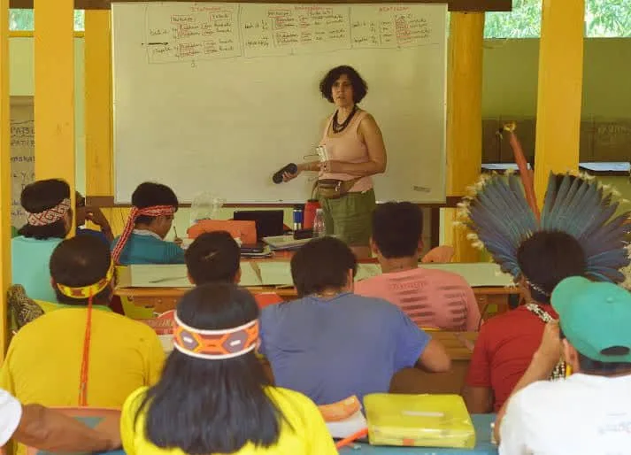 Mais de 300 professores dão aulas a 12 etnias acreanas