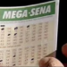 Mega-Sena acumula e pode pagar até R$ 6,6 milhões hoje