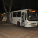 Motorista de ônibus perde o controle e vai parar em cima de calçada no Centro de Rio Branco