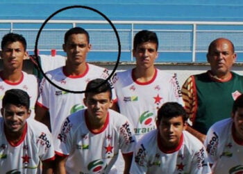 Parte do elenco do time Rio Branco juvenil; em destaque, o meia Careca