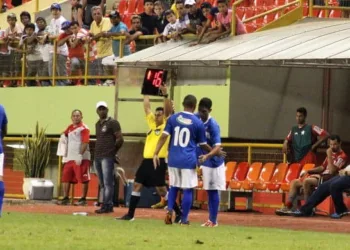Testinha, ex-Atlético/AC, é substituído no clássico com o Rio Branco
