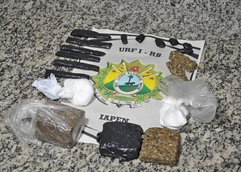 Entorpecentes estavam escondidos em buraco