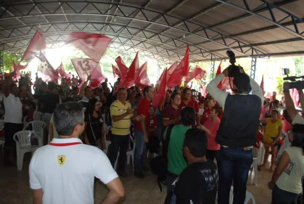 Caminhadas, moto e Arena marcaram agenda de boas mudanças com Tião