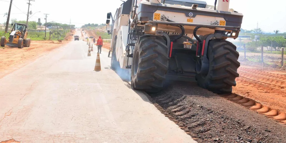 Obras estão na fase final da compactação do solo