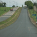 Sem uma pista exclusiva, os ciclistas estão se arriscando ao trafegar na estrada