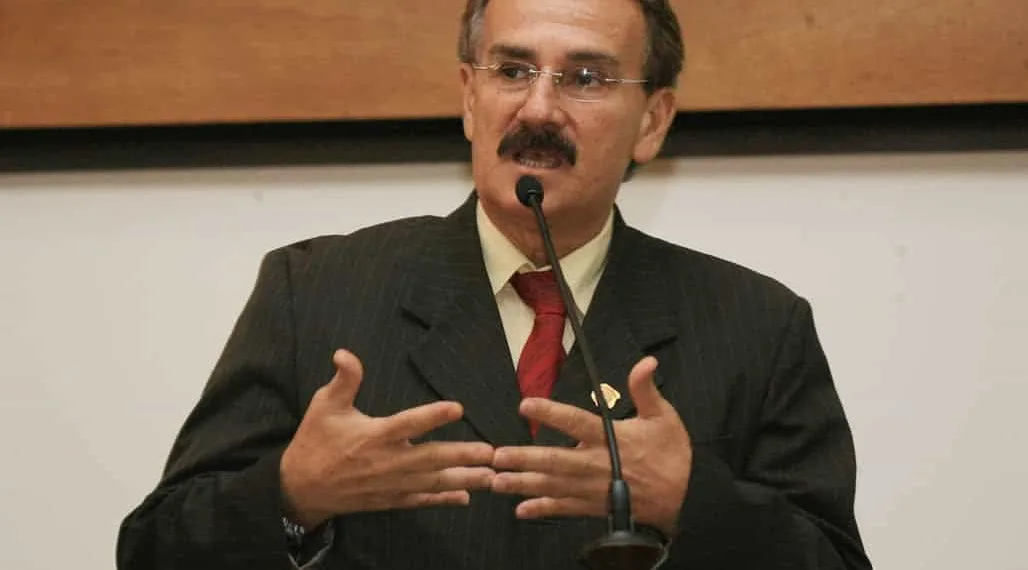 Walter Prado alertou para estrutura que está precária