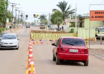 Avenida Getúlio Vargas tem desvio nas proximidades da PGE