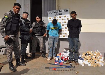 Dois homens são presos acusados de roubar loja no bairro Sobral