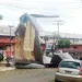 Casal escapa por milagre de telhado voando no Centro de Rio Branco