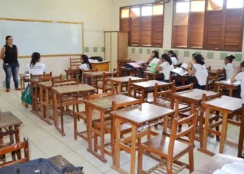 Epidemia de dengue afeta aulas em escolas de Cruzeiro do Sul