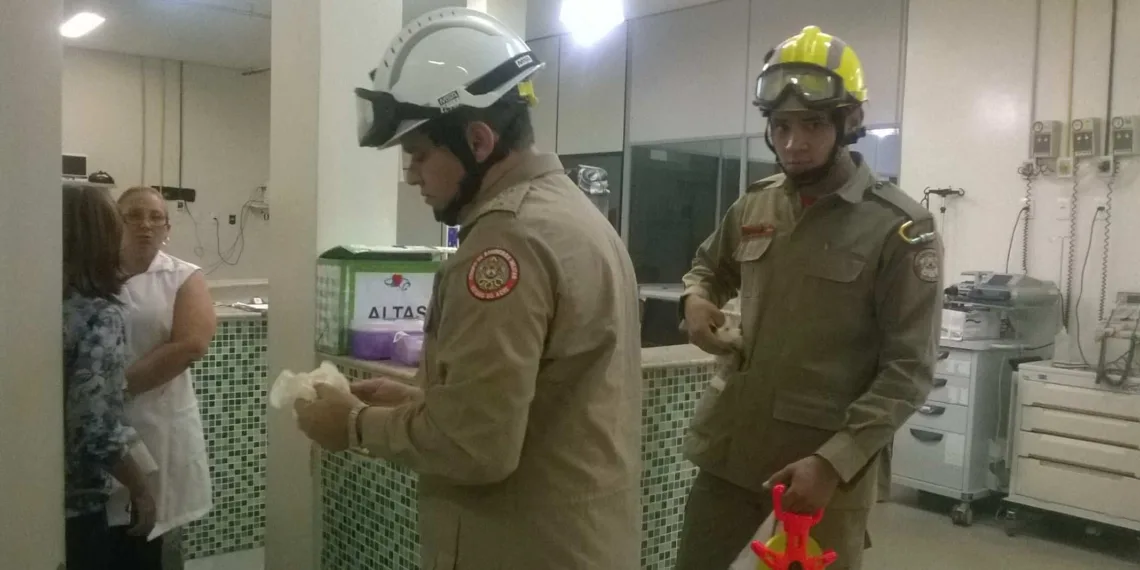 Após curto-circuito,sala de emergência do PS é liberada pelo Corpo de Bombeiros