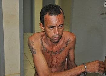 Homem tenta roubar idoso e leva paulada na cabeça