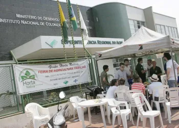 Peritos agrários realizam protesto contra quebra de acordo com o governo federal
