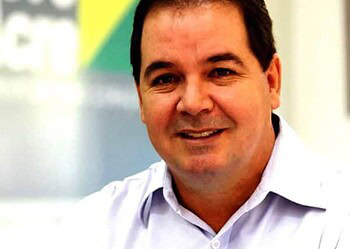 “Sou um candidato que de fato tem responsabilidade de cumprir um plano de governo”, diz Tião Viana