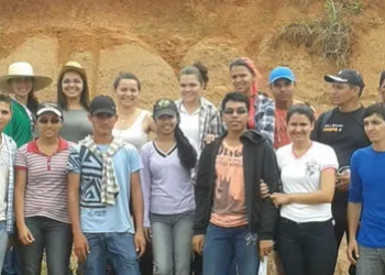 Estudantes de Cruzeiro do Sul participam de excursão na BR-364