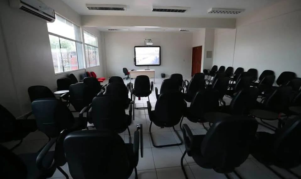 Espaços são completamente modernos e funcionais