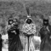 Índios estão sendo ameaçados por madeireiros e traficantes