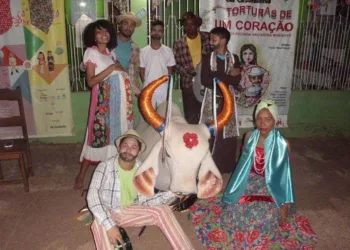 Bazar vai ajudar o grupo a ter sede e fazer novas peças