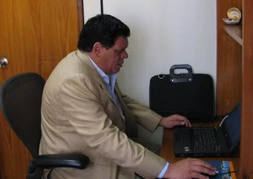 Flaviano Melo é favorável à medida que isenta pequenas farmácia da presença de um farmacêutico