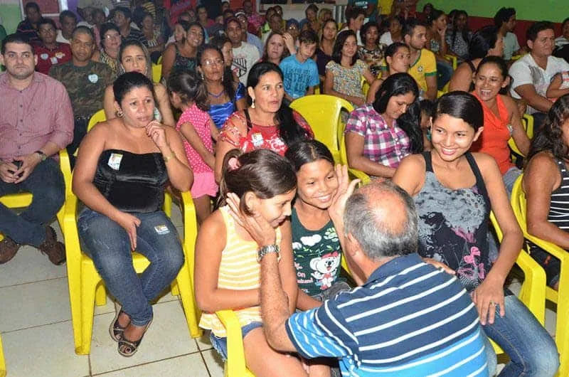 Bocalom se disse motivado pelo sorriso no rosto das crianças de Acrelândia