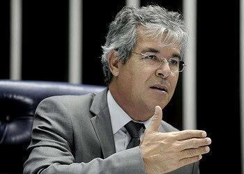 Senador diz que é hora de partidos se unirem pelo país